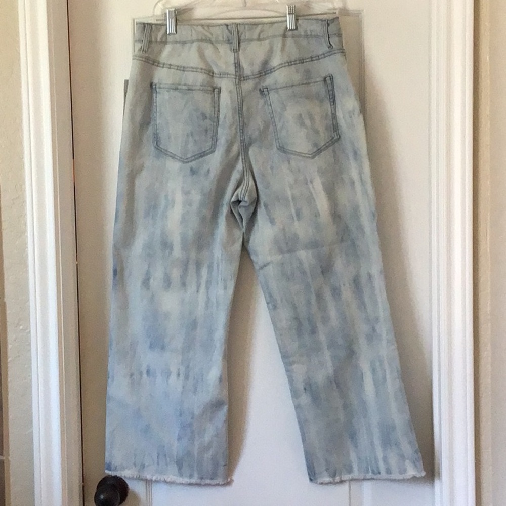 LOGO by Lori Goldstein Light Wash Tie-Dye Relaxed Jeans - Picture 5 of 8